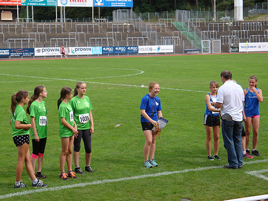 Die 4 Athletinnen der LG Bliestal bei der Siegerehrung